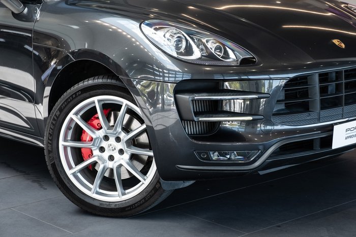 2016 Porsche Macan Turbo