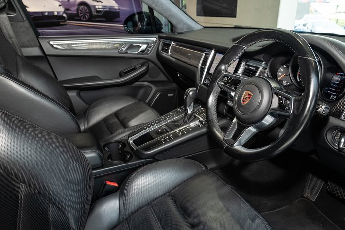 2016 Porsche Macan Turbo