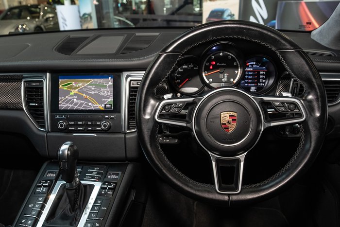 2016 Porsche Macan Turbo
