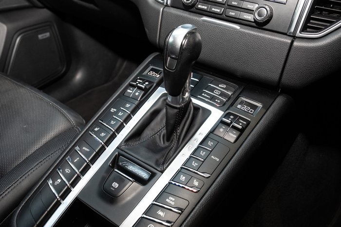 2016 Porsche Macan Turbo