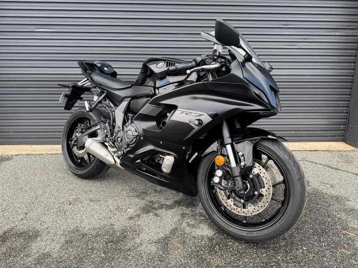 2025 Yamaha YZF-R7LA Black
