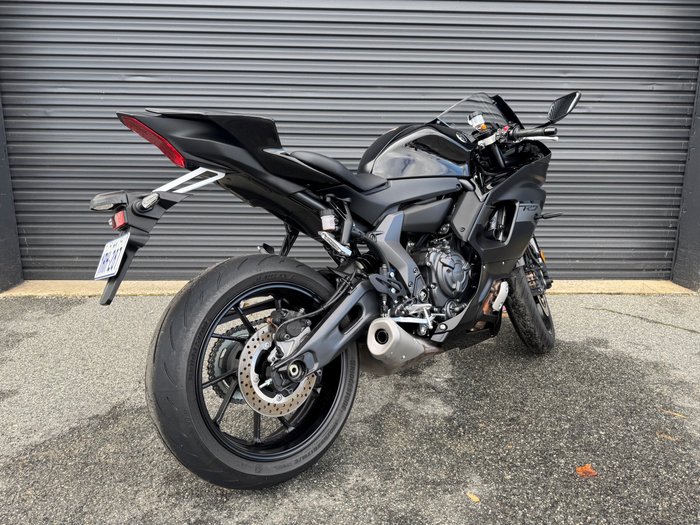 2025 Yamaha YZF-R7LA Black