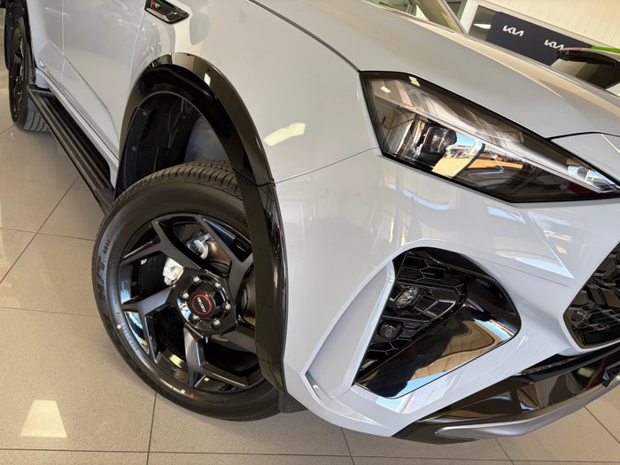 2026 ISUZU MU-X XT