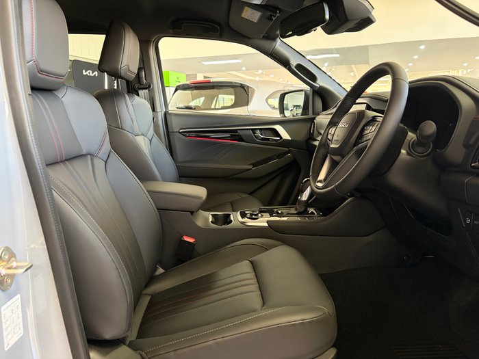 2026 ISUZU MU-X XT