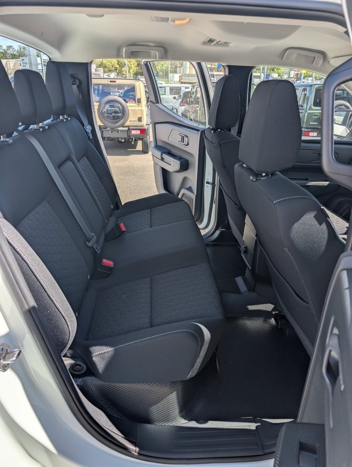 2025 NISSAN NAVARA SL