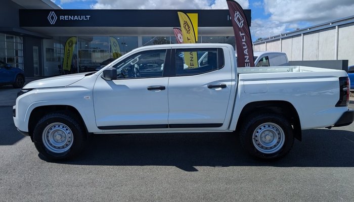 2025 NISSAN NAVARA SL