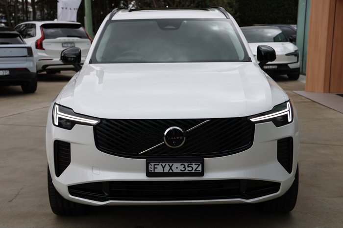 2025 Volvo XC90 Ultra B5 Dark