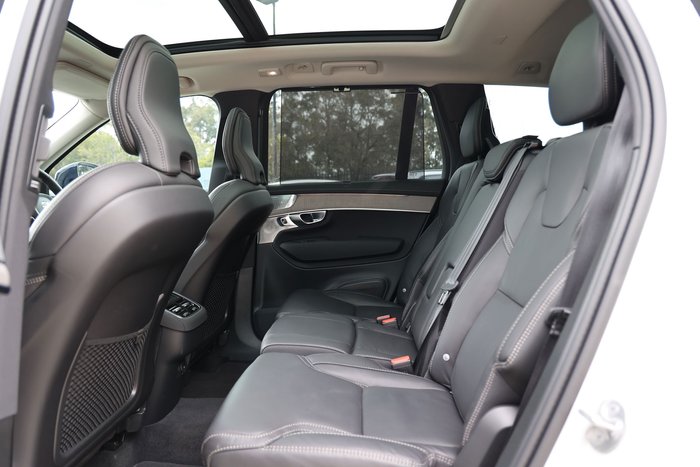 2025 Volvo XC90 Ultra B5 Dark
