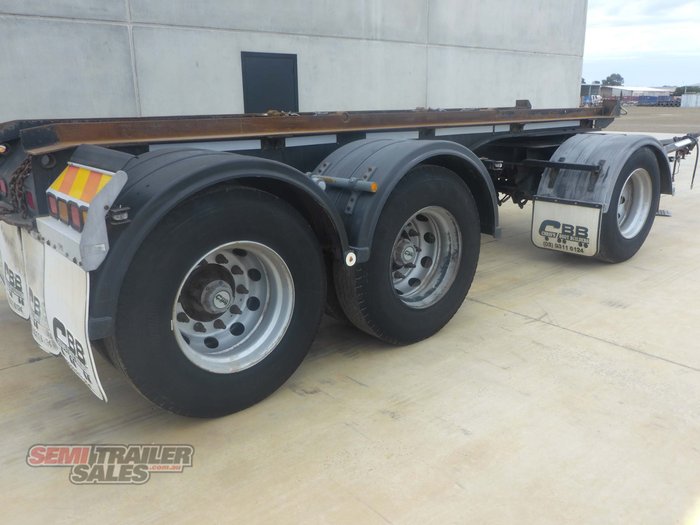 2006 Chris's Body Builders 3 Axle Bin Dog Trailer