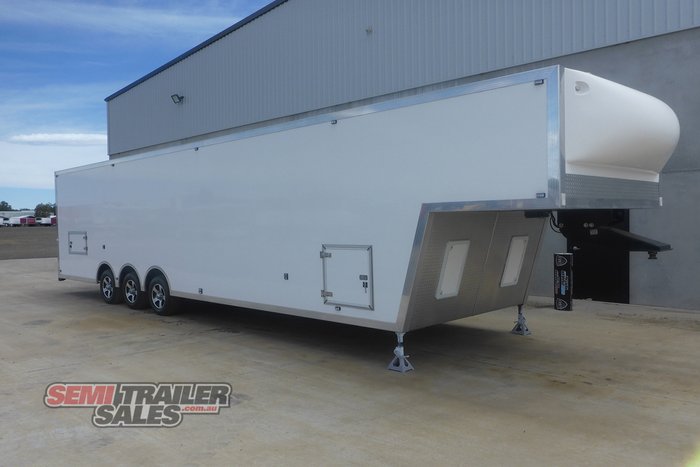 2013 Motorsport 5th Wheel Transporter