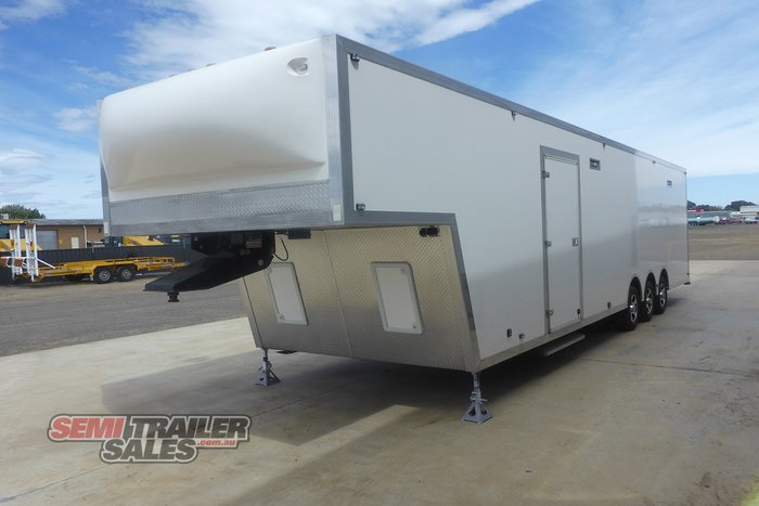 2013 Motorsport 5th Wheel Transporter