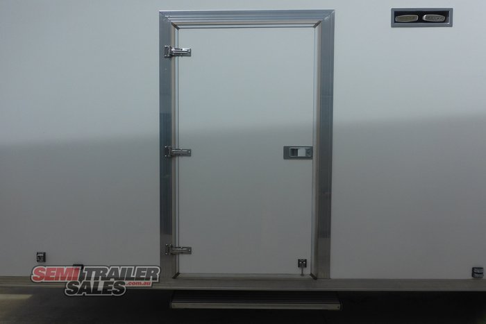 2013 Motorsport 5th Wheel Transporter