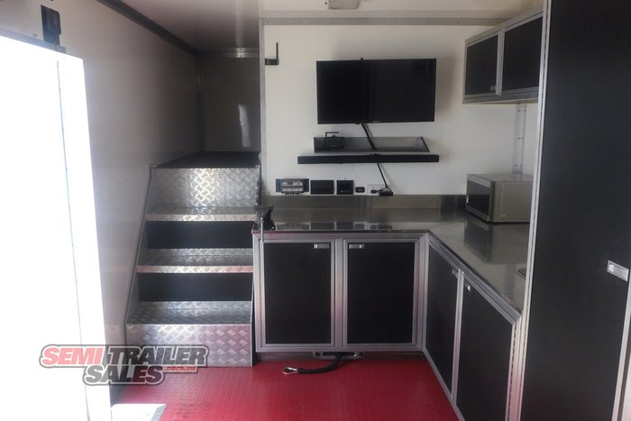 2013 Motorsport 5th Wheel Transporter