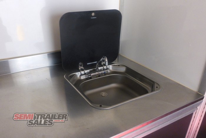 2013 Motorsport 5th Wheel Transporter