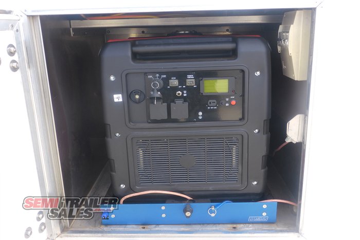 2013 Motorsport 5th Wheel Transporter