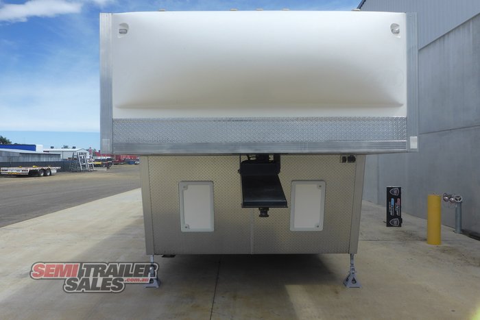 2013 Motorsport 5th Wheel Transporter