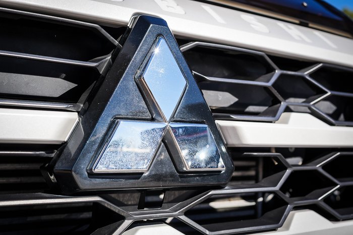 2024 MITSUBISHI TRITON GSR (4x4)