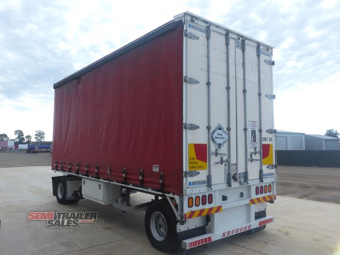 2009 Krueger 10 Pallet Dog Curtainsider