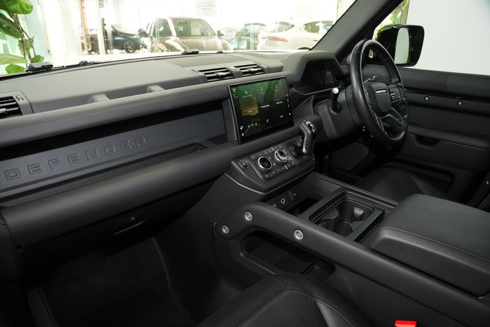 2023 Land Rover Defender 110 D300 X-Dynamic HSE
