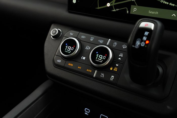 2023 Land Rover Defender 110 D300 X-Dynamic HSE