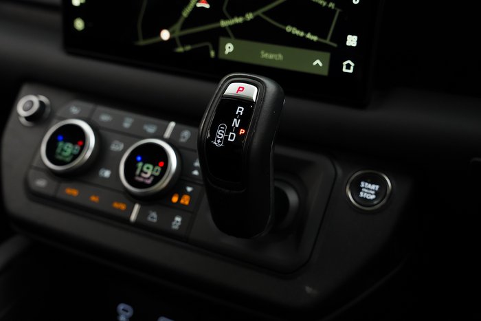 2023 Land Rover Defender 110 D300 X-Dynamic HSE