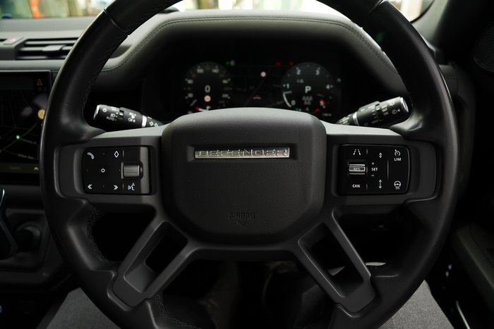 2023 Land Rover Defender 110 D300 X-Dynamic HSE