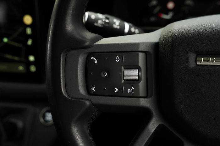 2023 Land Rover Defender 110 D300 X-Dynamic HSE