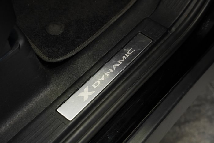 2023 Land Rover Defender 110 D300 X-Dynamic HSE