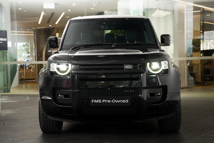 2023 Land Rover Defender 110 D300 X-Dynamic HSE