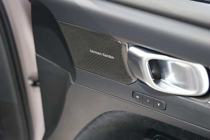 2025 Volvo EX40 Ultra Single Motor Extended Range