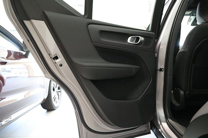 2025 Volvo EX40 Ultra Single Motor Extended Range