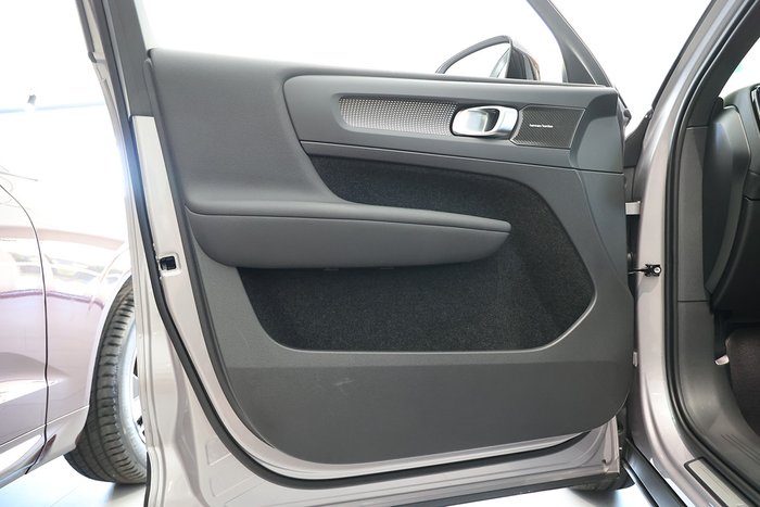 2025 Volvo EX40 Ultra Single Motor Extended Range