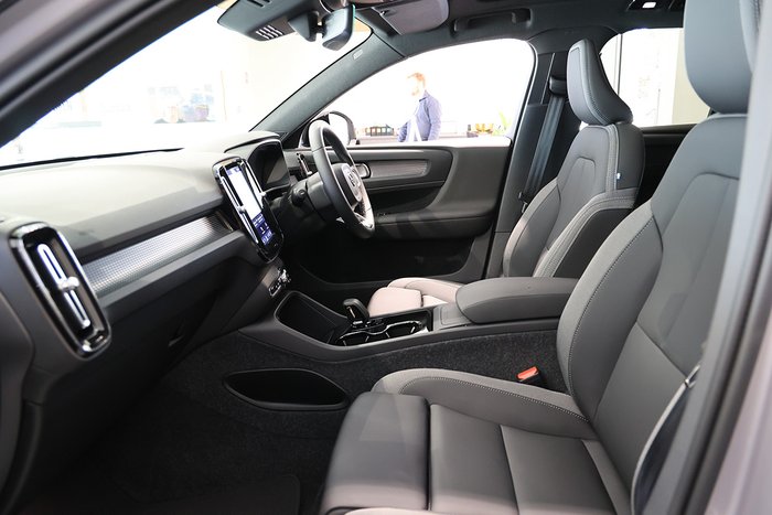 2025 Volvo EX40 Ultra Single Motor Extended Range