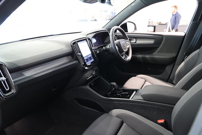 2025 Volvo EX40 Ultra Single Motor Extended Range