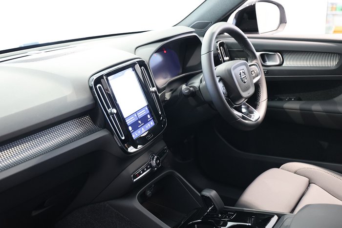 2025 Volvo EX40 Ultra Single Motor Extended Range