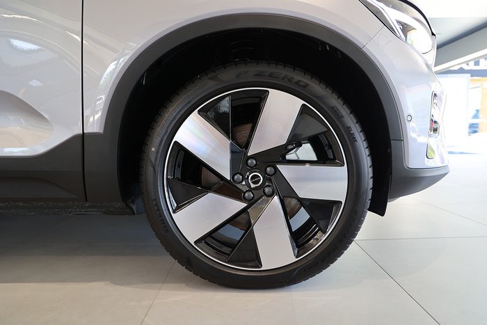 2025 Volvo EX40 Ultra Single Motor Extended Range