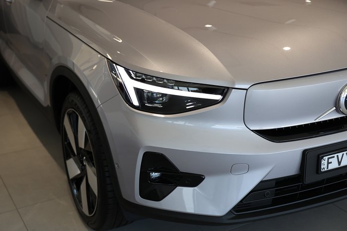 2025 Volvo EX40 Ultra Single Motor Extended Range