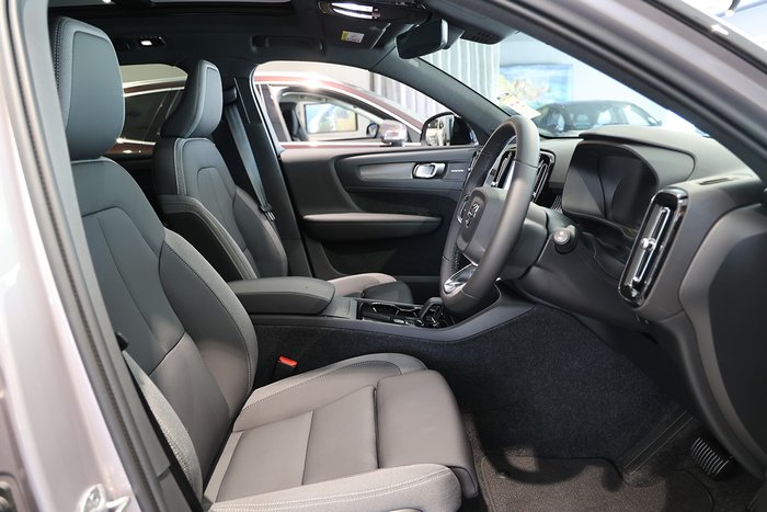 2025 Volvo EX40 Ultra Single Motor Extended Range