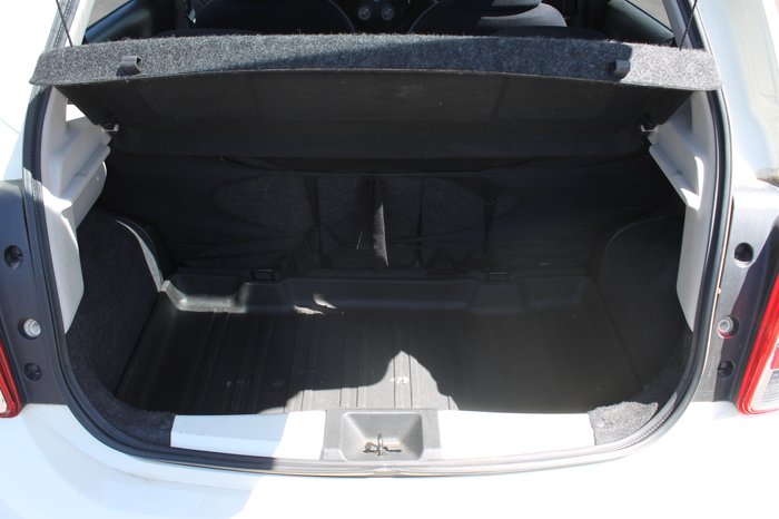 2011 Nissan Micra ST-L