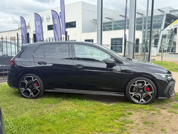 2026 VOLKSWAGEN GOLF