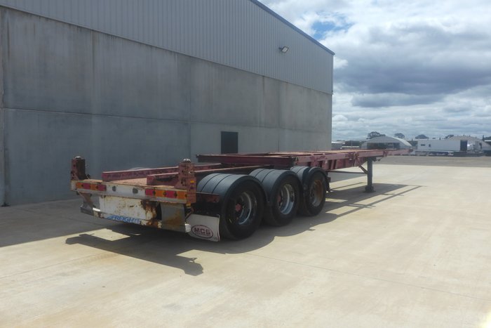 2001 Maxitrans 40FT Retractable Skel