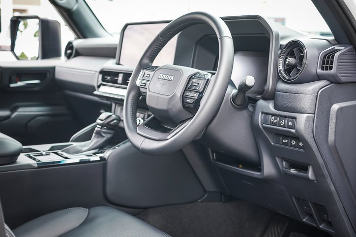 2025 Toyota PRADO GXL