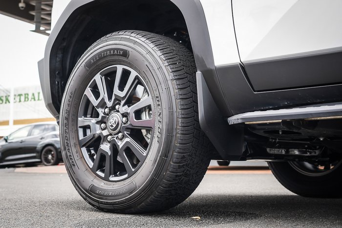 2025 Toyota PRADO GXL