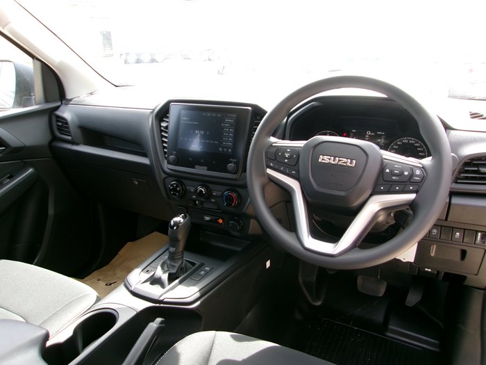 2025 Isuzu D-MAX MY25.5 Isuzu D-Max 4X4 Space Cab Chassis SX 3.0L  Automatic (TOR5008D) inc Heavy Duty Alloy Tray and Towbar with 7 pin flat harness