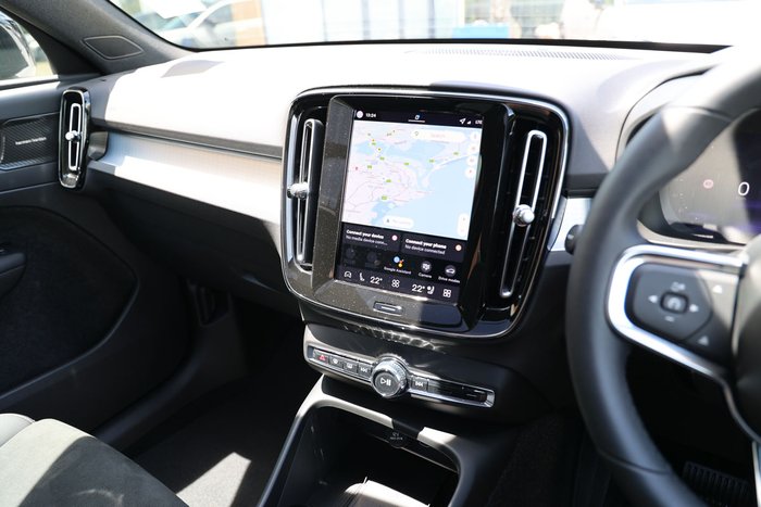 2025 Volvo XC40 Ultra B4 Dark