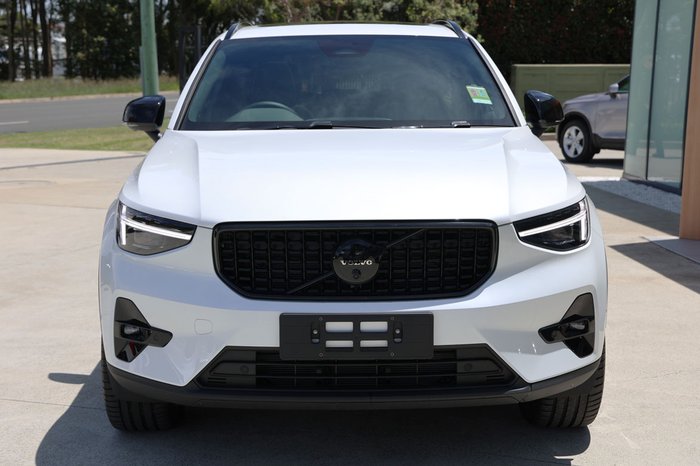 2025 Volvo XC40 Ultra B4 Dark