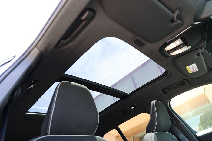 2025 Volvo XC40 Ultra B4 Dark