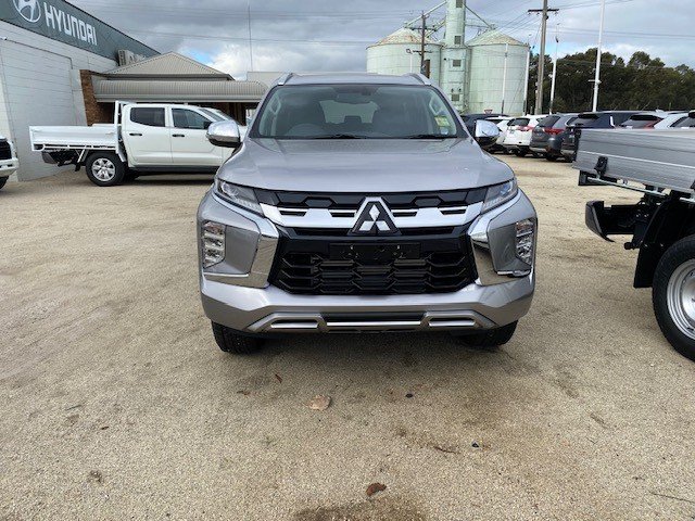 2024 MITSUBISHI Pajero Sport GLS