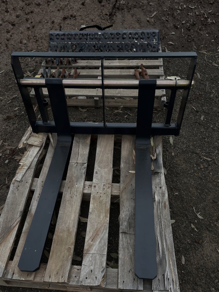 Challenge Compact Aus Hitch 2 x 1220