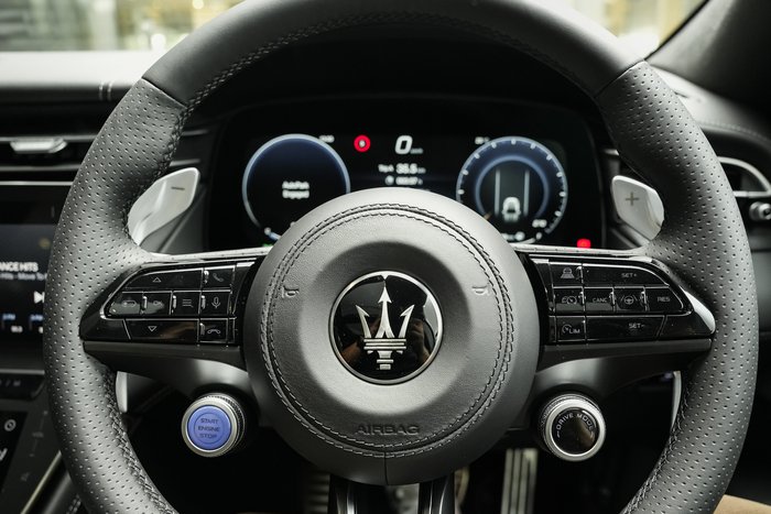 2025 Maserati Grecale MODENA 330HP HYBRID GRIGIO LAVA